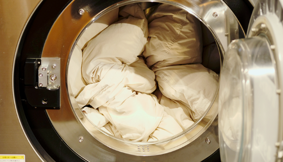 コインランドリーで掛け布団を洗う方法2、洗濯乾燥機への入れ方